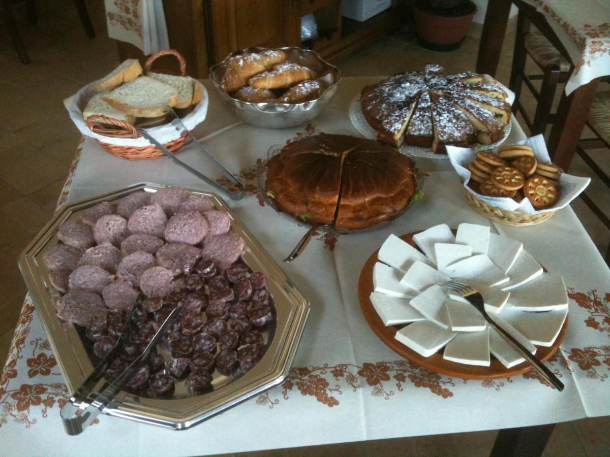 Il Casale San Martino Bed & Breakfast Norcia Exterior photo
